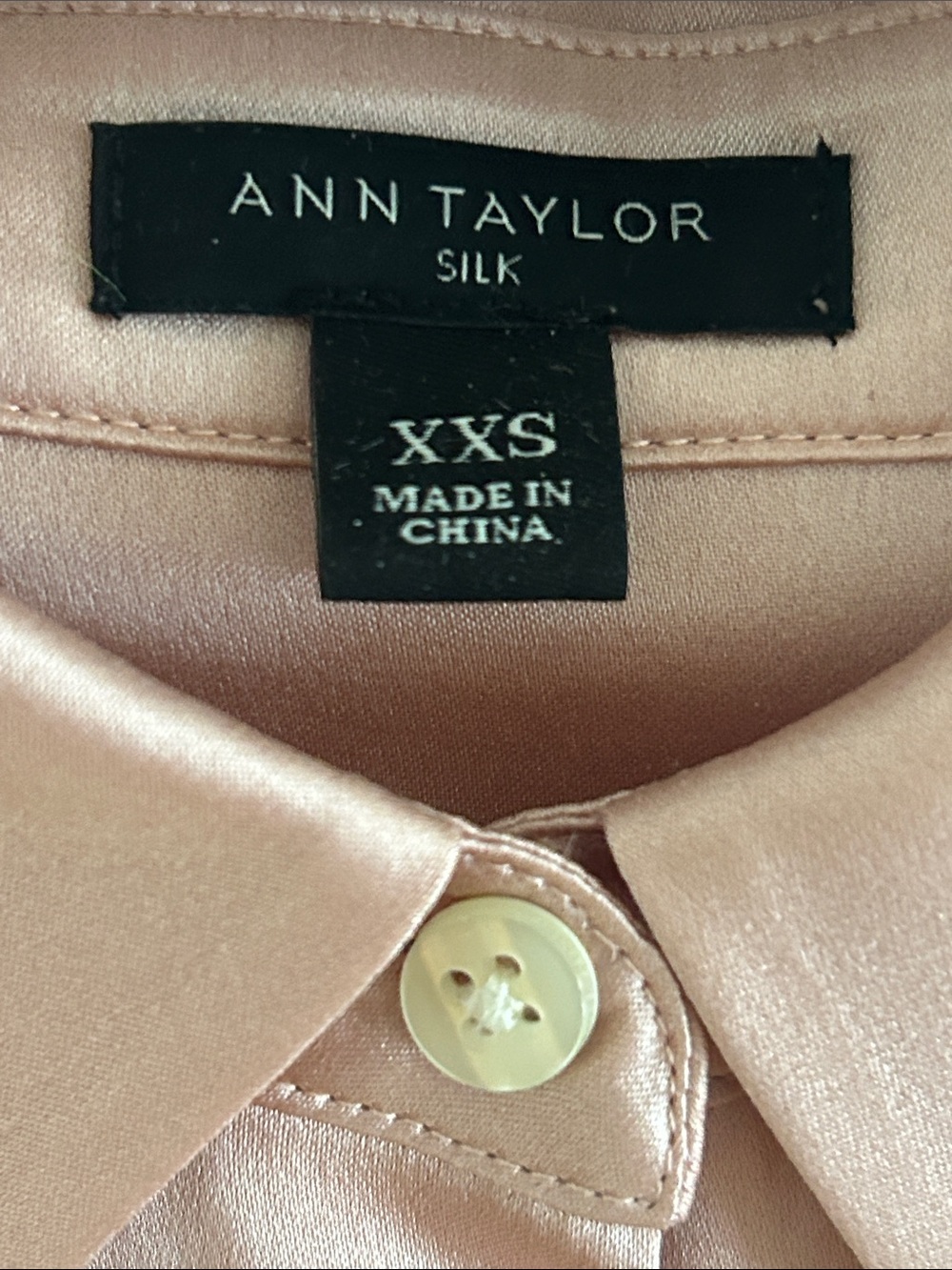 Ann Taylor Silk Button-Down Blouse in Soft Peach XXS - Picture 2 of 3
